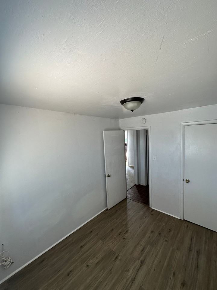 1001 Walnut - Photo 5 of 7