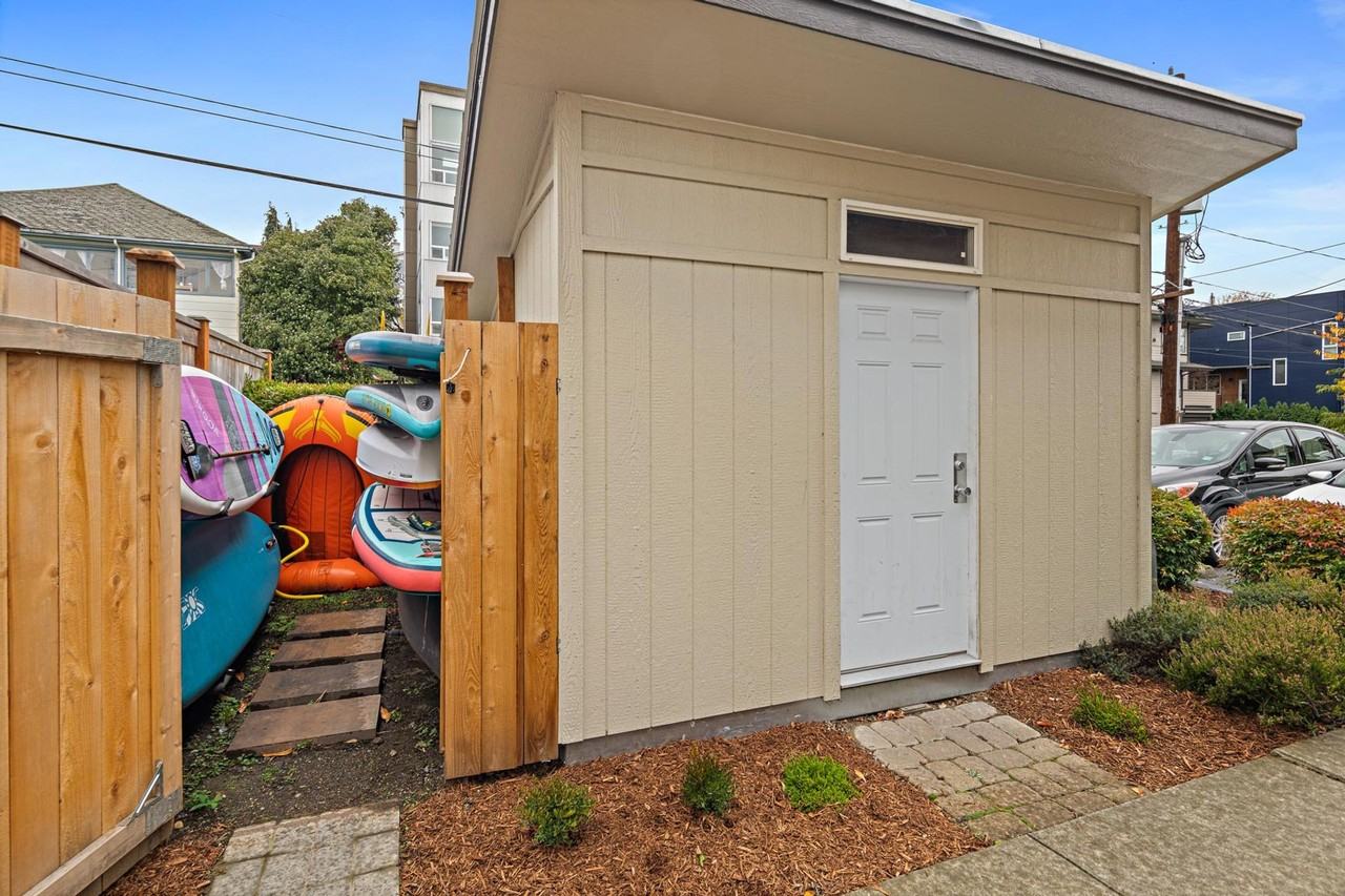 2020 Lake Union - Photo 3 of 5