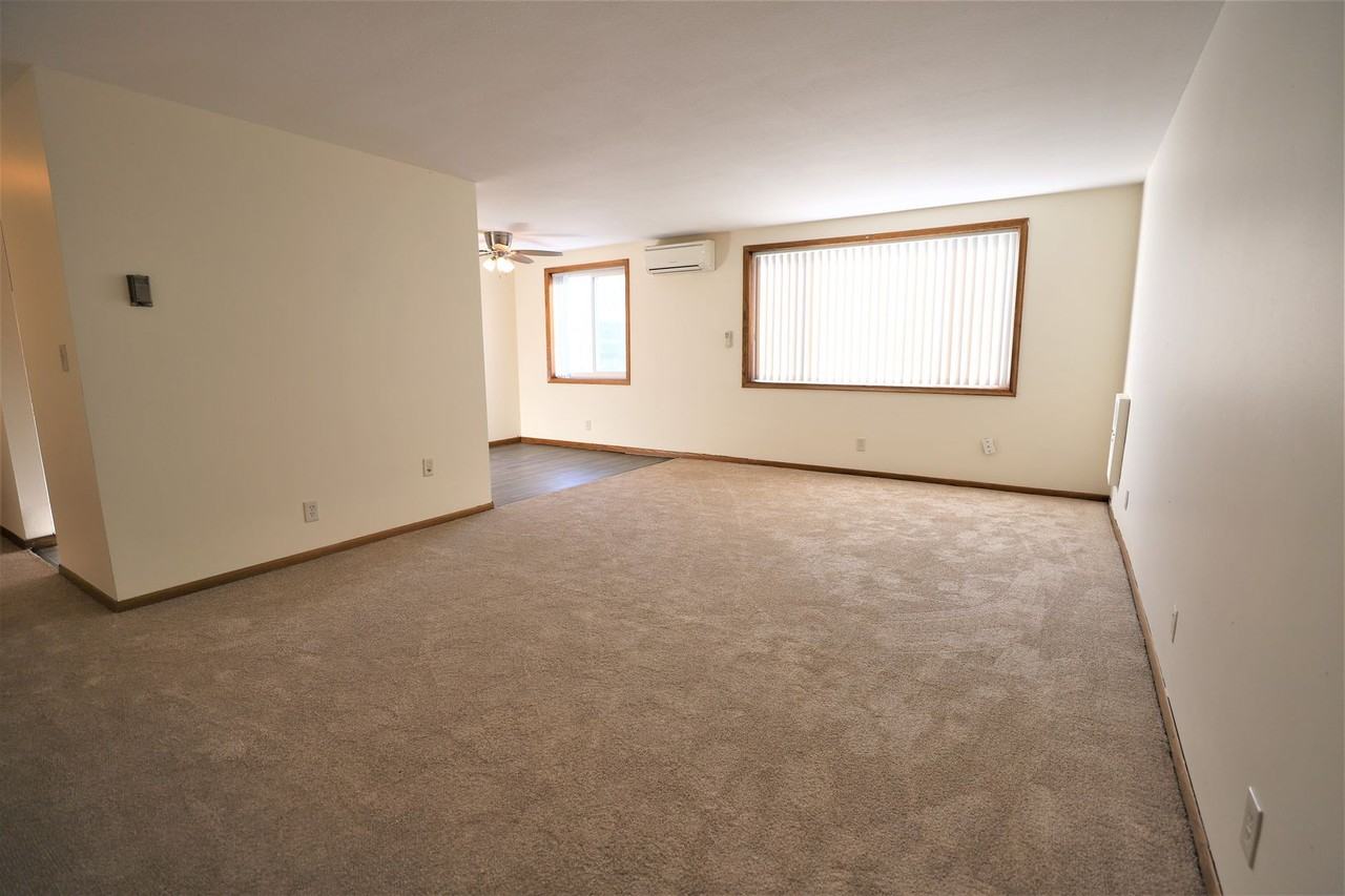 6300 York Apartments, LLC - Photo 3 of 25