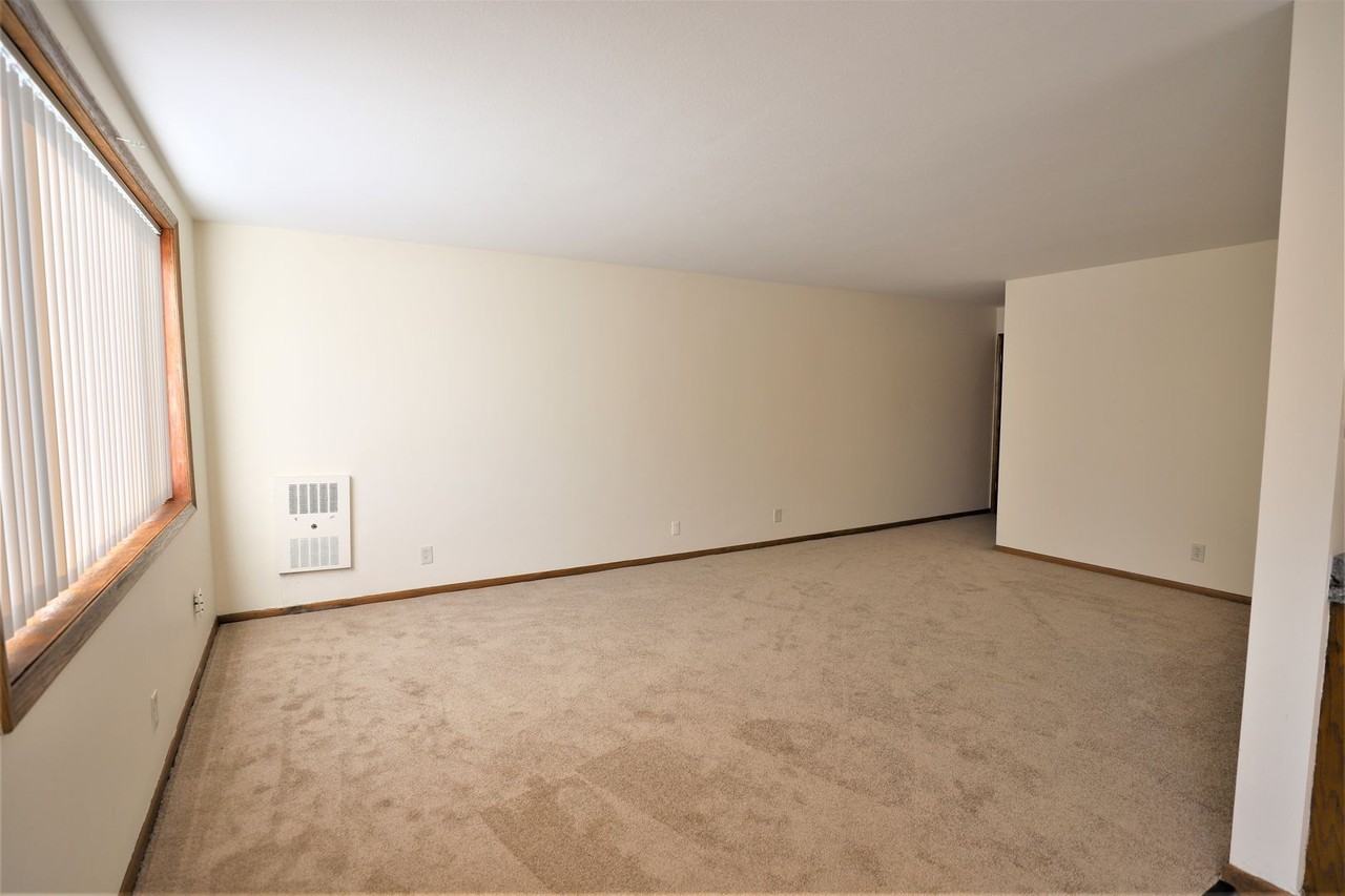 6300 York Apartments, LLC - Photo 6 of 25