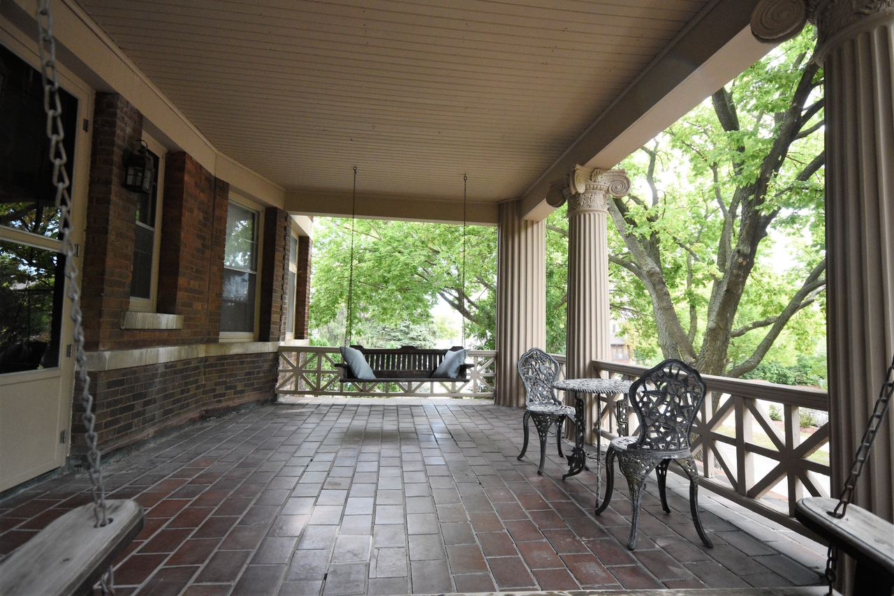 265 Dayton Ave S - Photo 6 of 25