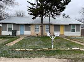 featured image of 107 W Texas Ave
