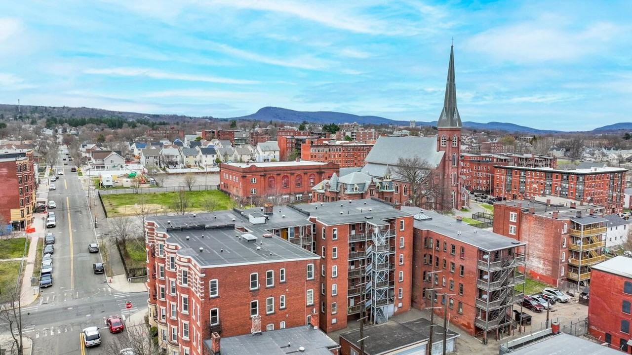 Maple & Franklin - Photo 2 of 2