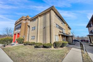 featured image of 11037 S Homewood Ave