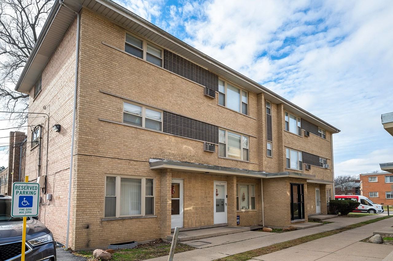 Sophisticated details surround you. - Photo 7 of 17