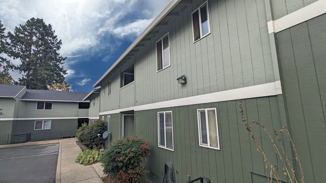 Ford Street Court - Photo 3 of 10