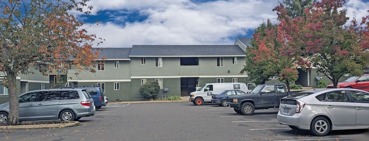 Ford Street Court - Photo 7 of 50