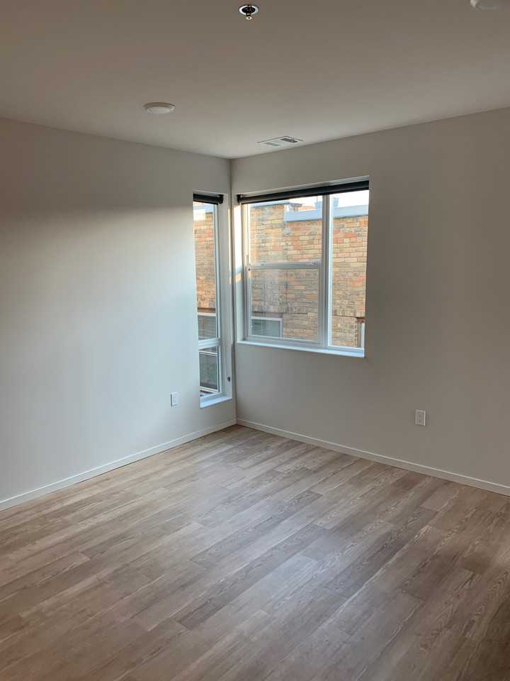 The Argyle - Photo 3 of 13