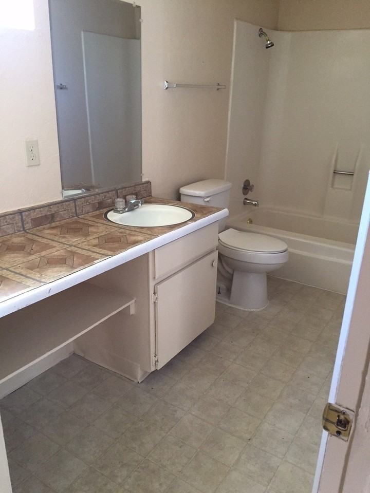 485 LINDEN - Photo 4 of 7