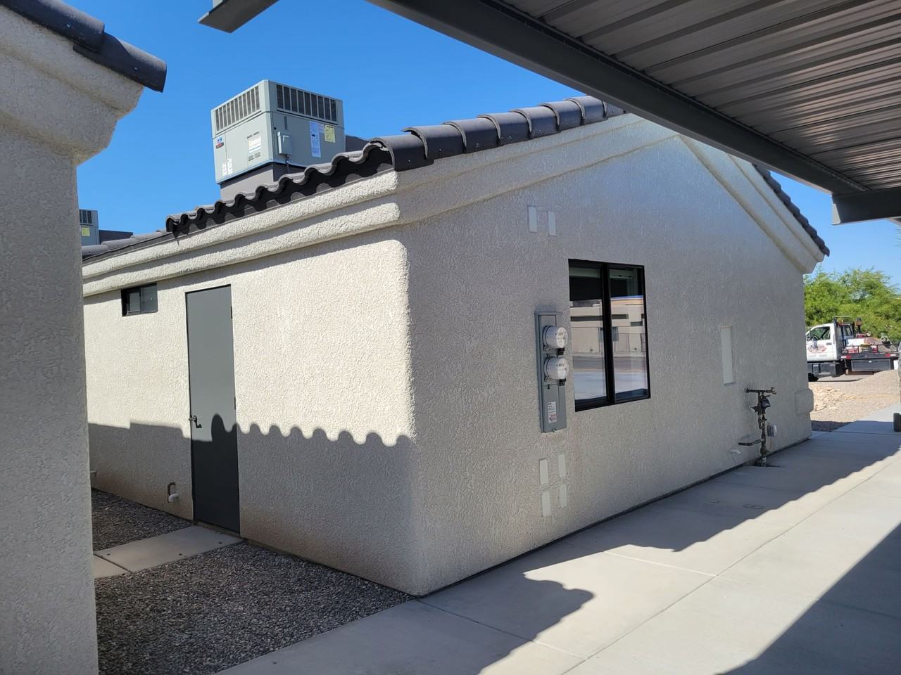 2110 Holly Ave - Photo 3 of 11