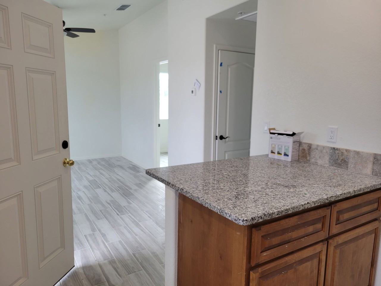 2110 Holly Ave - Photo 6 of 11