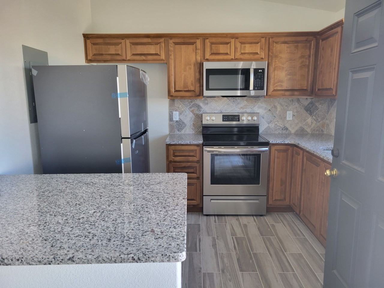 2110 Holly Ave - Photo 7 of 11