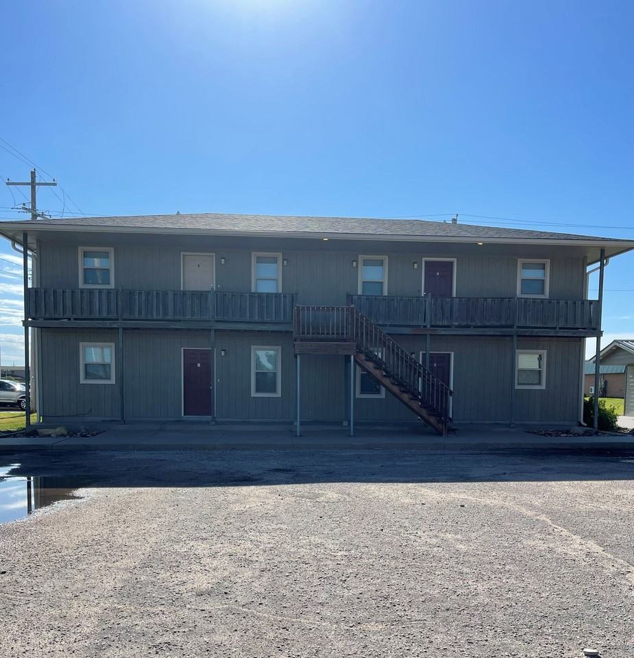 Cedarcrest - Photo 3 of 4