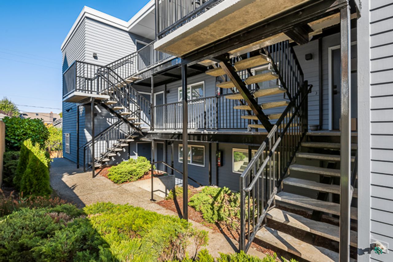 Leschi Lakeview - Photo 2 of 2