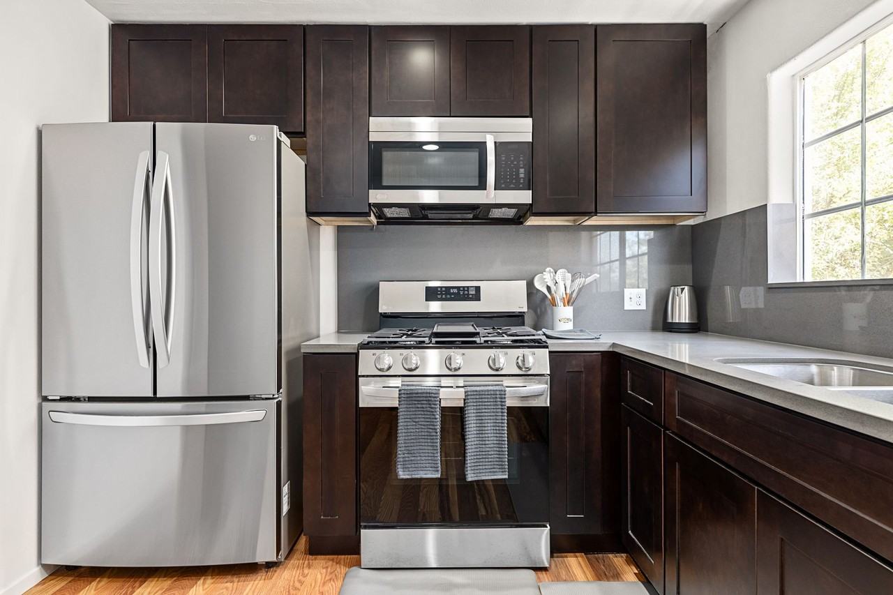 A 7 Bedroom, 2 Bathroom with a dining room and fully functional kitchen at 10777 Ashton Ave. - Photo 2 of 26