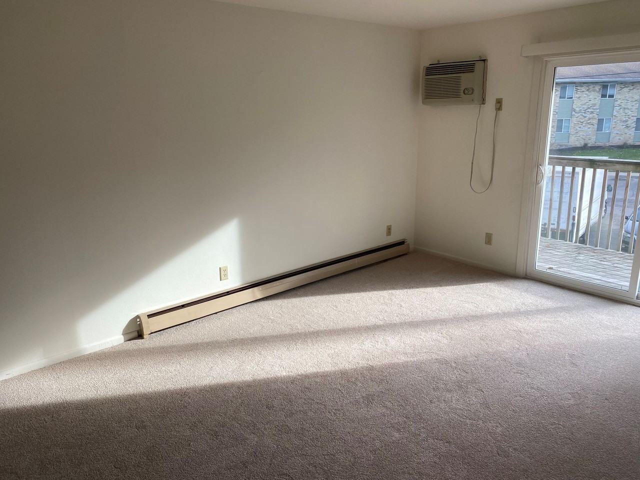 West Lake Cove Apartments - Photo 5 of 44