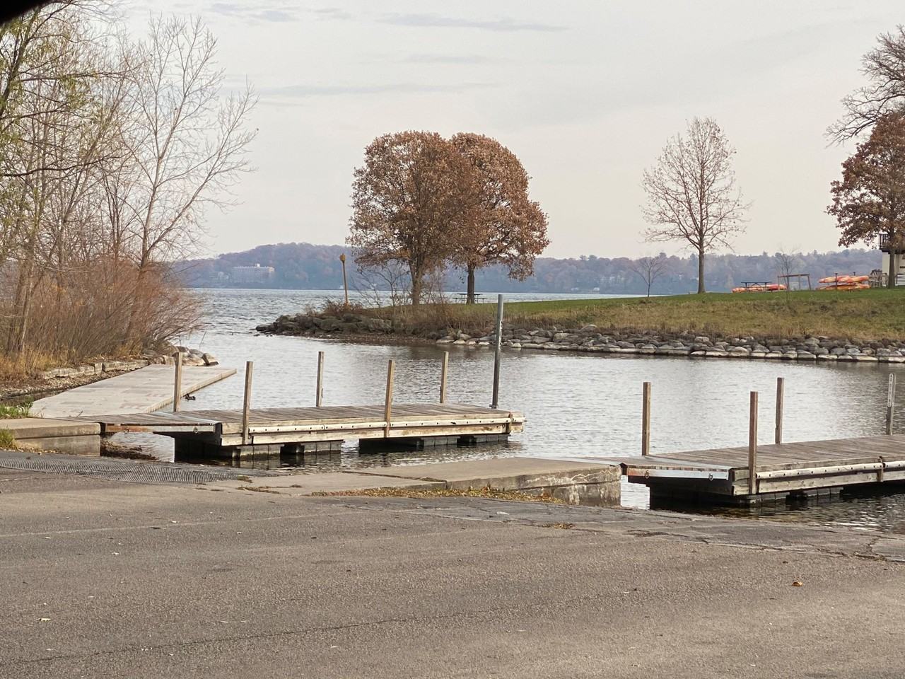 West Lake Cove Apartments - Photo 7 of 44