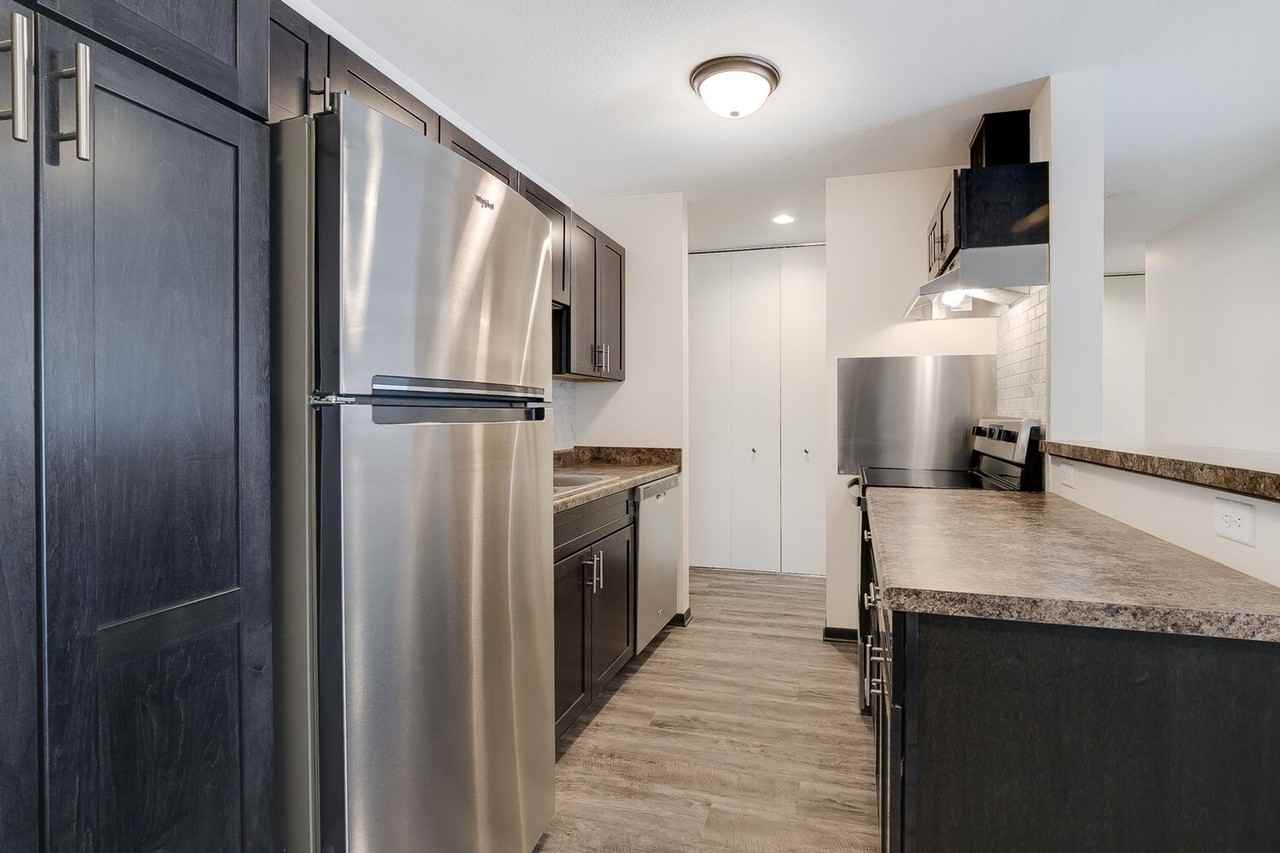 Winnetka Village Apts - Photo 2 of 36