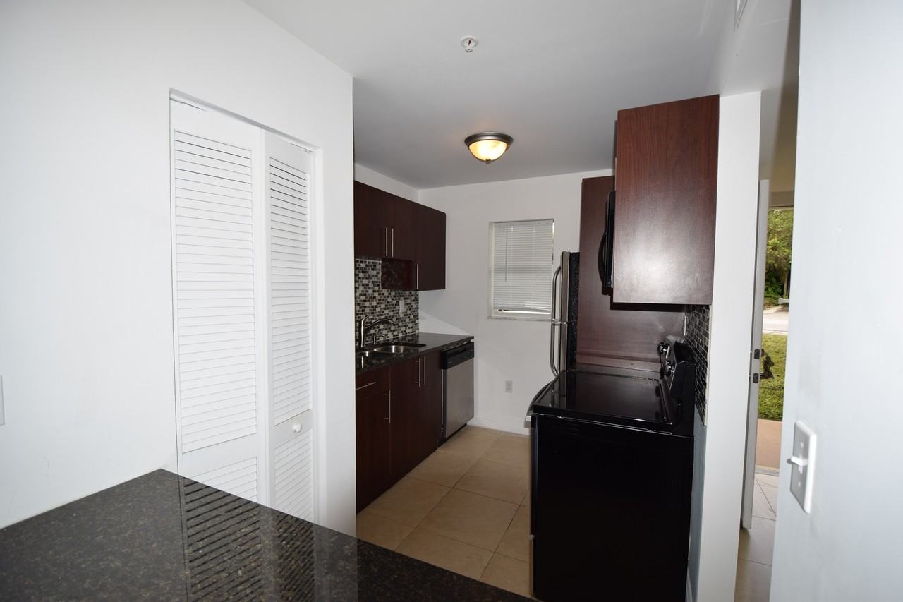 4137 English Oak - Photo 2 of 46