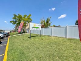 featured image of 1502 E Bender Blvd