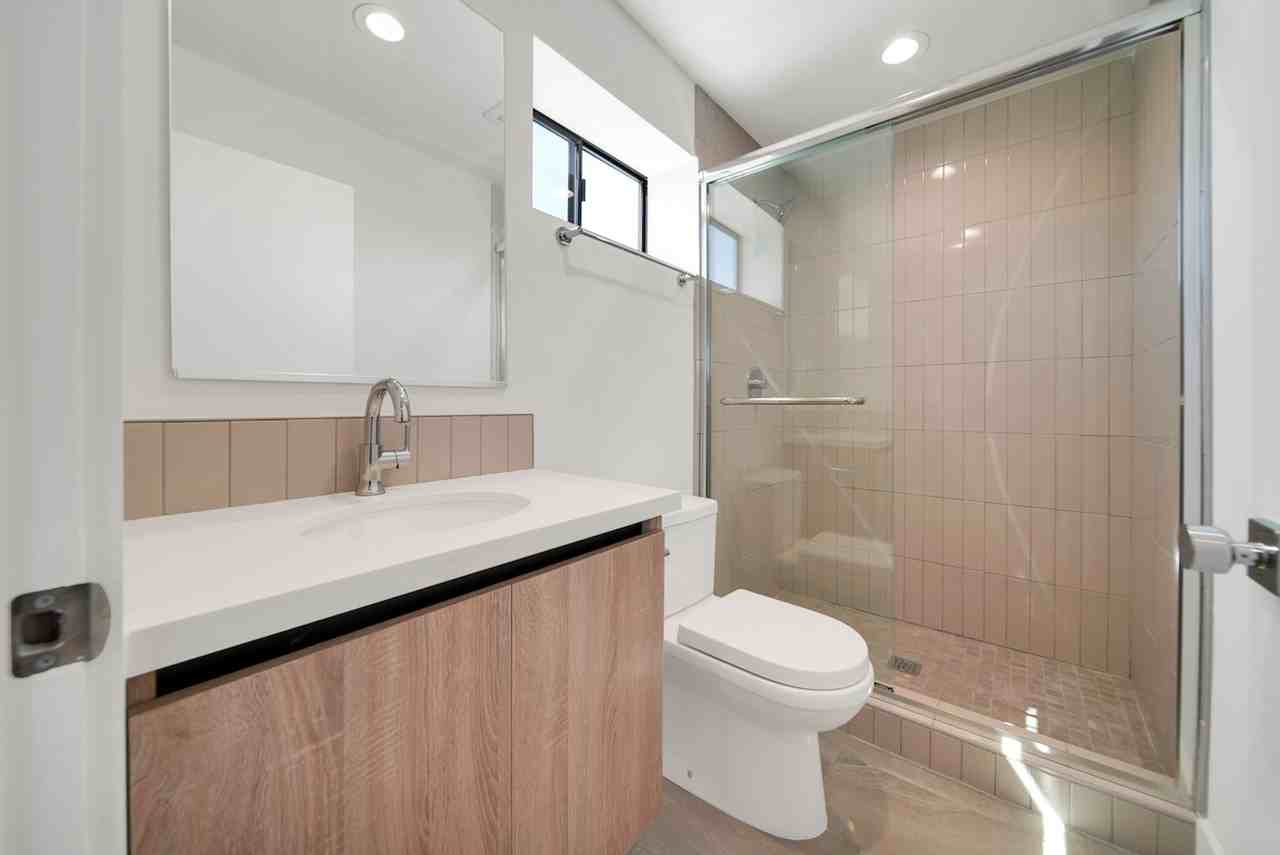 406-408 1/2 N kenmore Ave - Photo 4 of 7