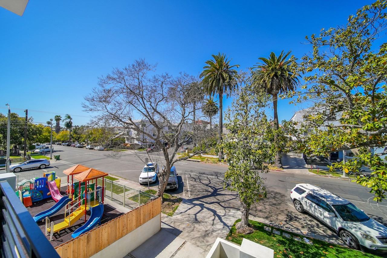 406-408 1/2 N kenmore Ave - Photo 5 of 7