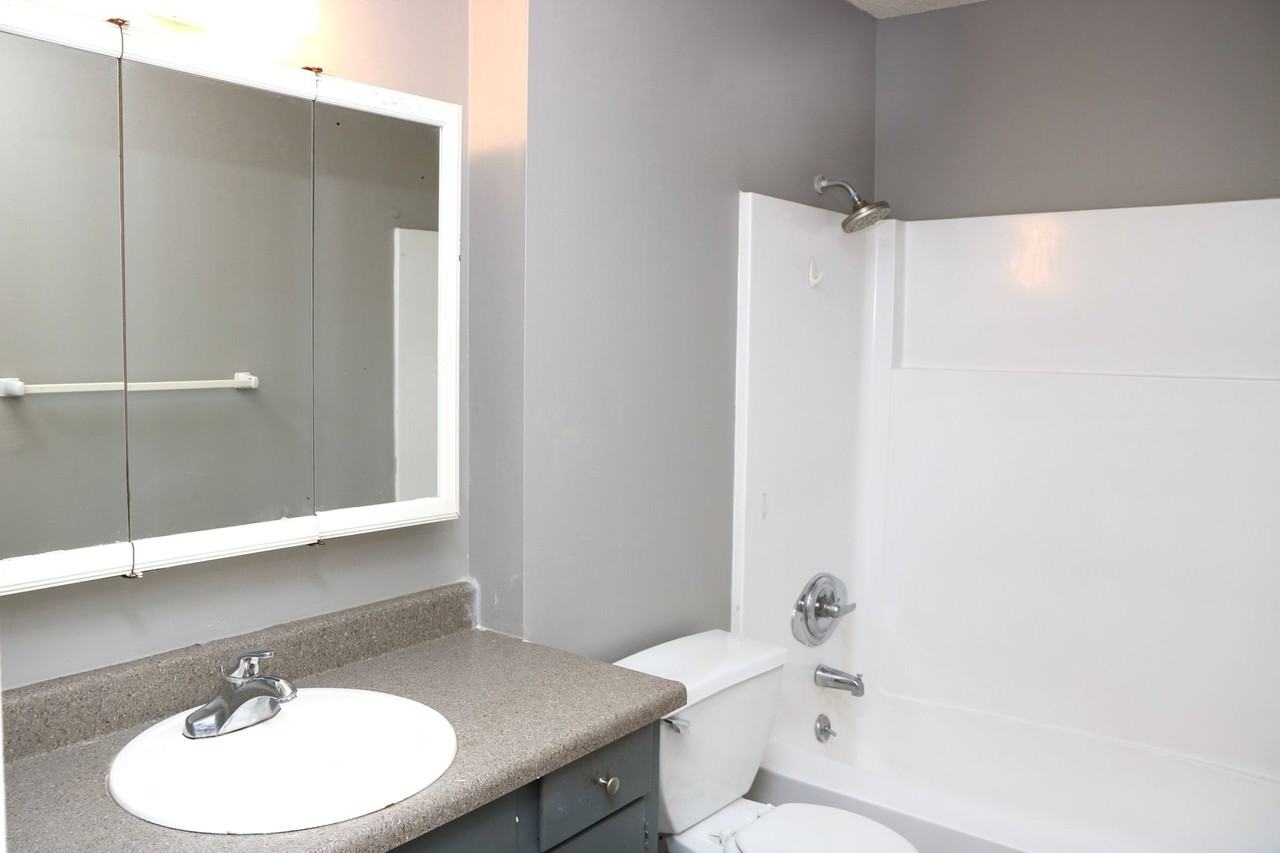 8201 Spring Valley Rd (CM) - Photo 4 of 14