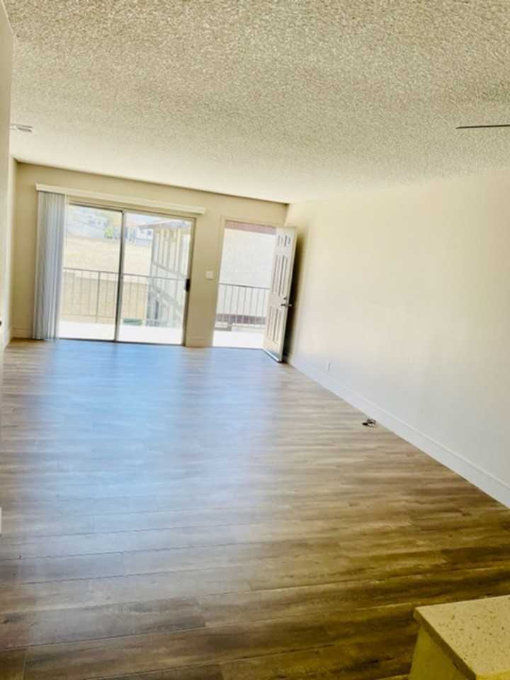 Newly Remodeled 2 bed 2 bath at Pinecrest Apartments - Photo 5 of 6