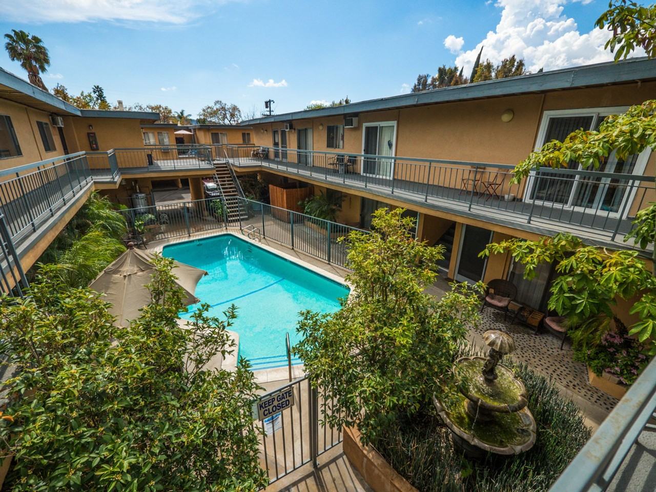 10736 Magnolia Blvd - Photo 6 of 7