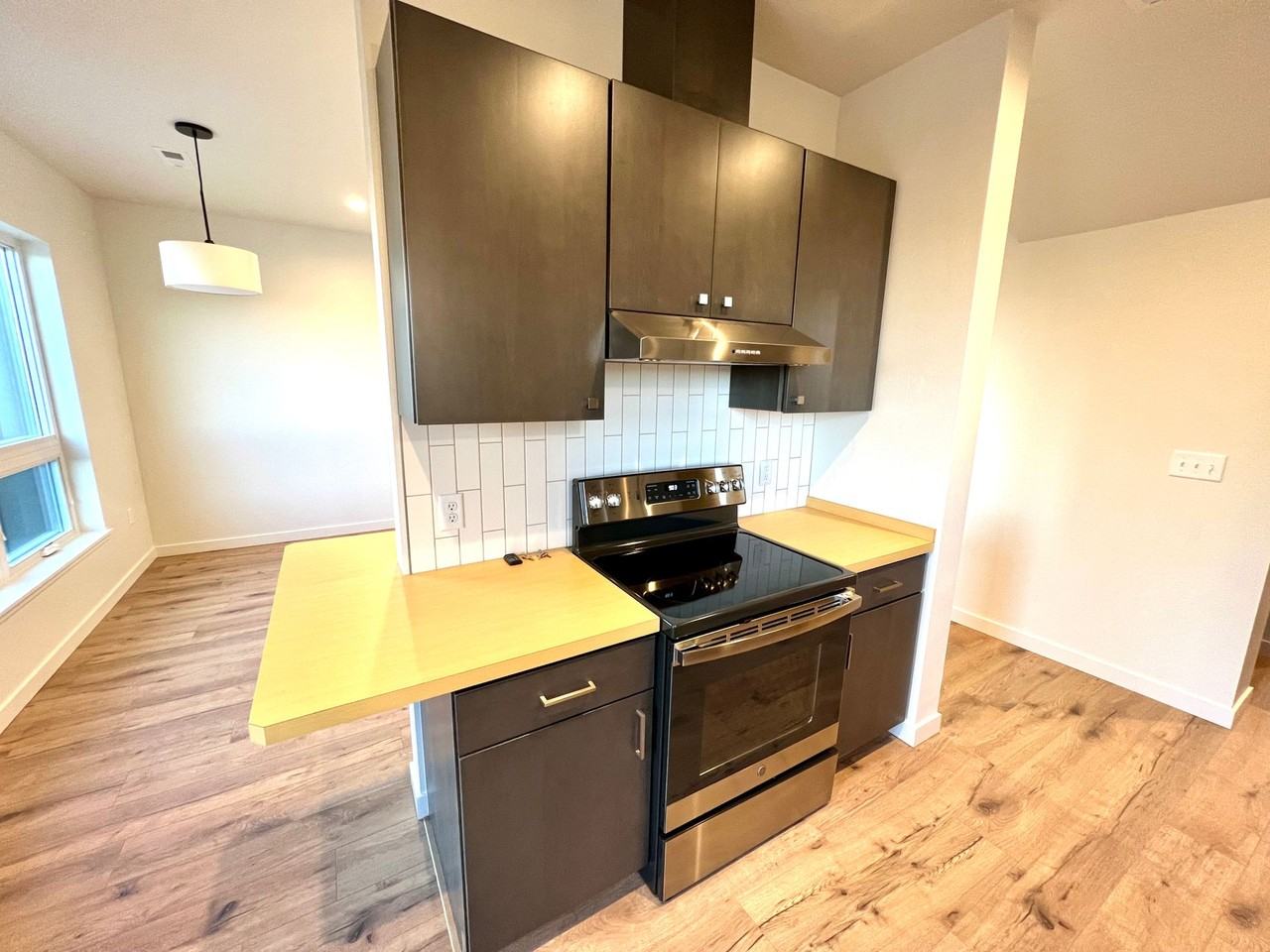 New, Pet Friendly, 2 bed 2 bath Townhouses! - Photo 5 of 17