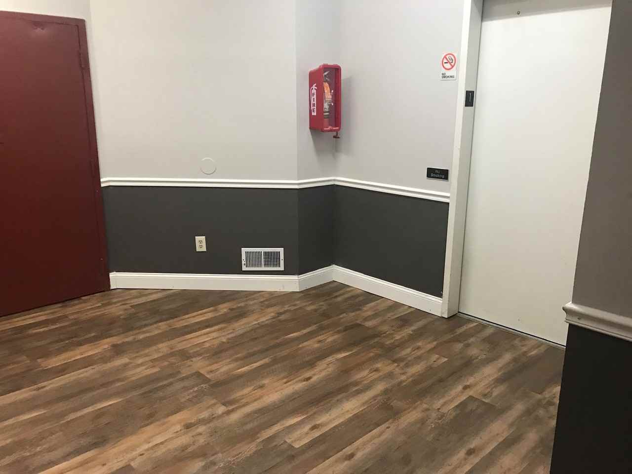 Barclay Square - Photo 2 of 5