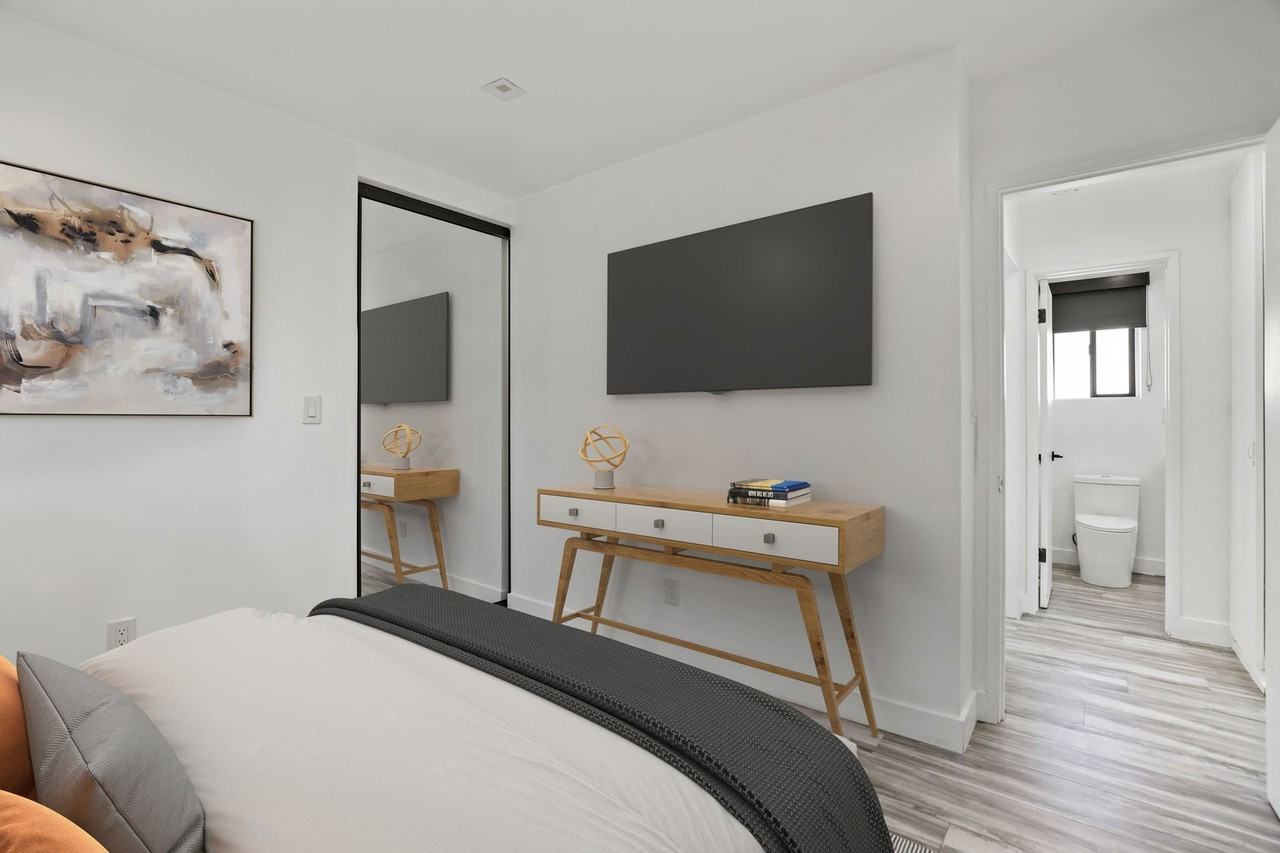 2814 Sichel Street Apartments - Photo 6 of 27