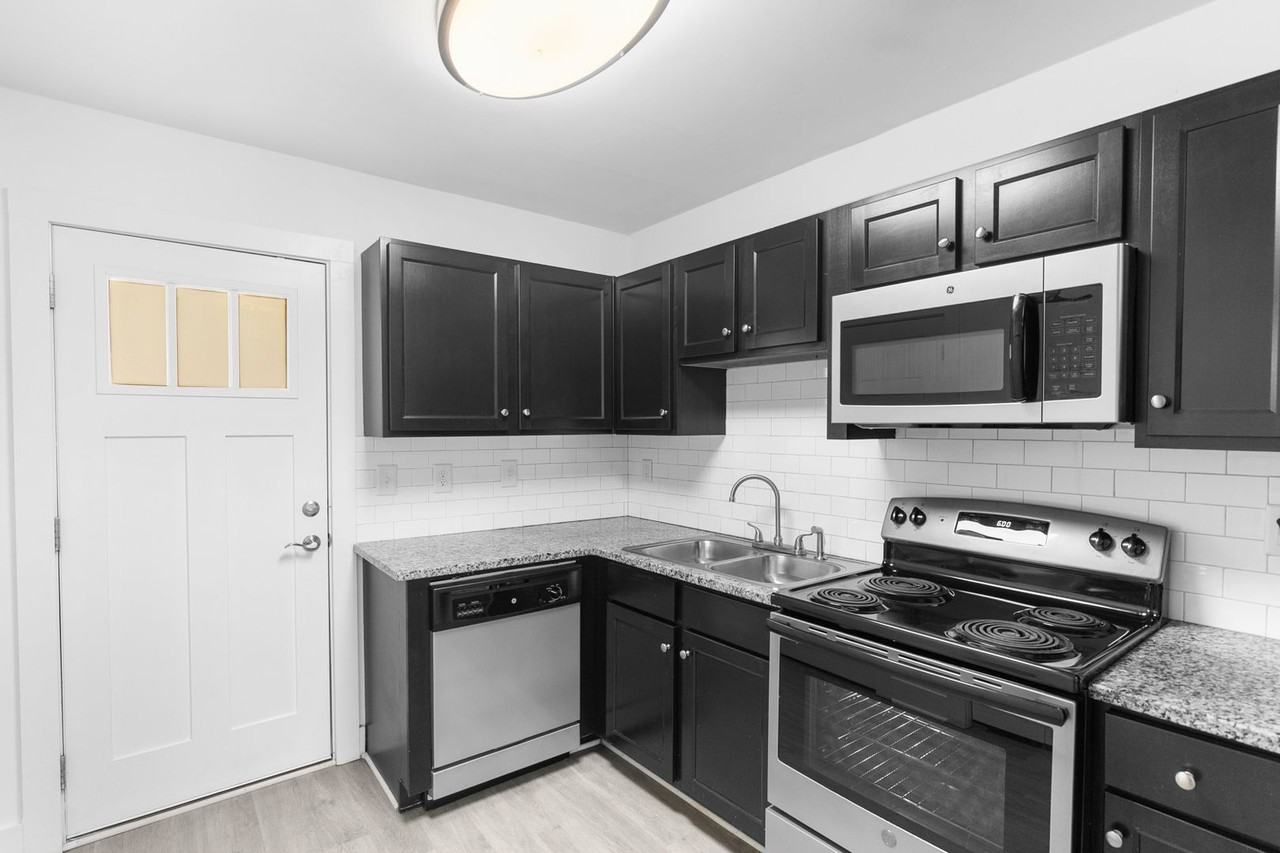 Cliff Corners - Photo 7 of 21