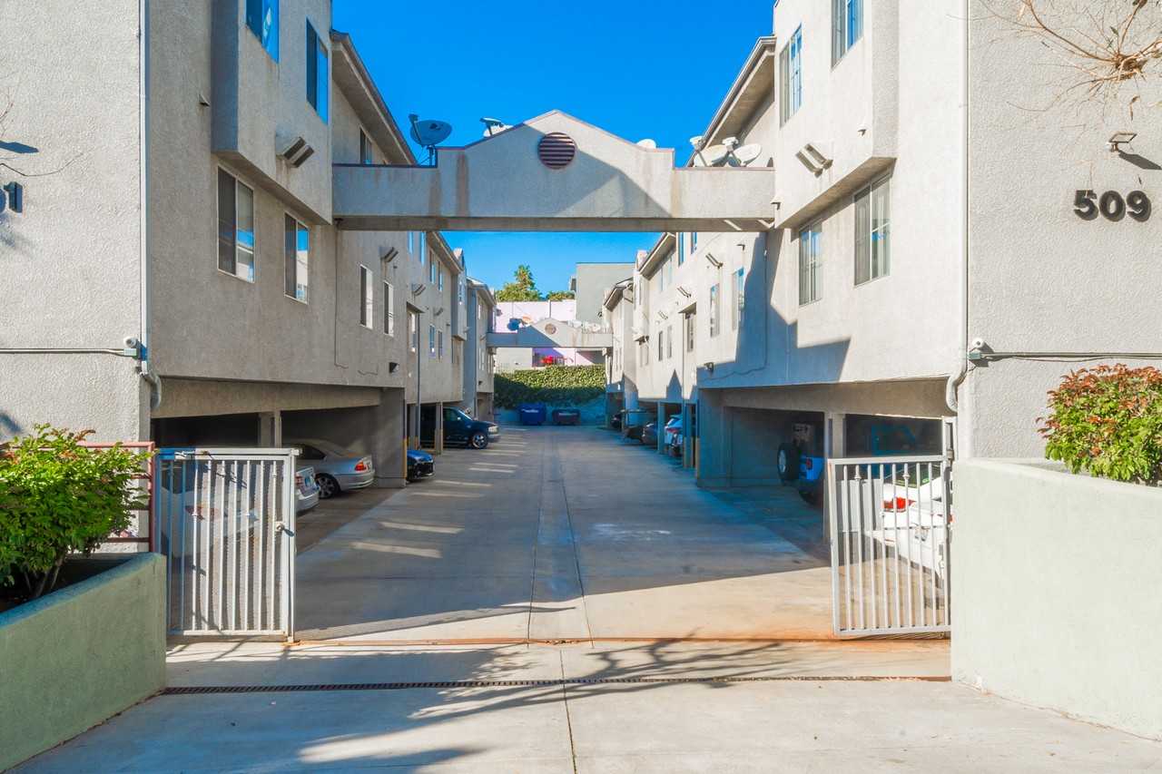 Pacific Luxury Investments, LLC - Photo 2 of 32