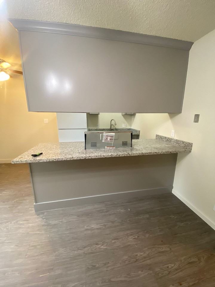 1,395 / 1br - Photo 2 of 7