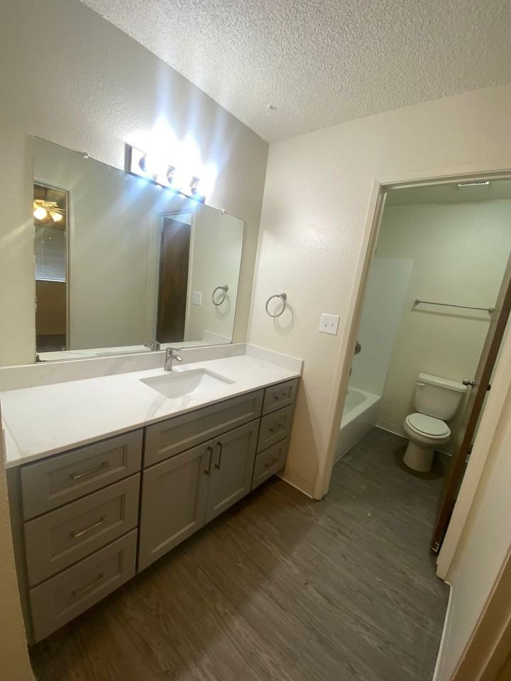 1,395 / 1br - Photo 6 of 7