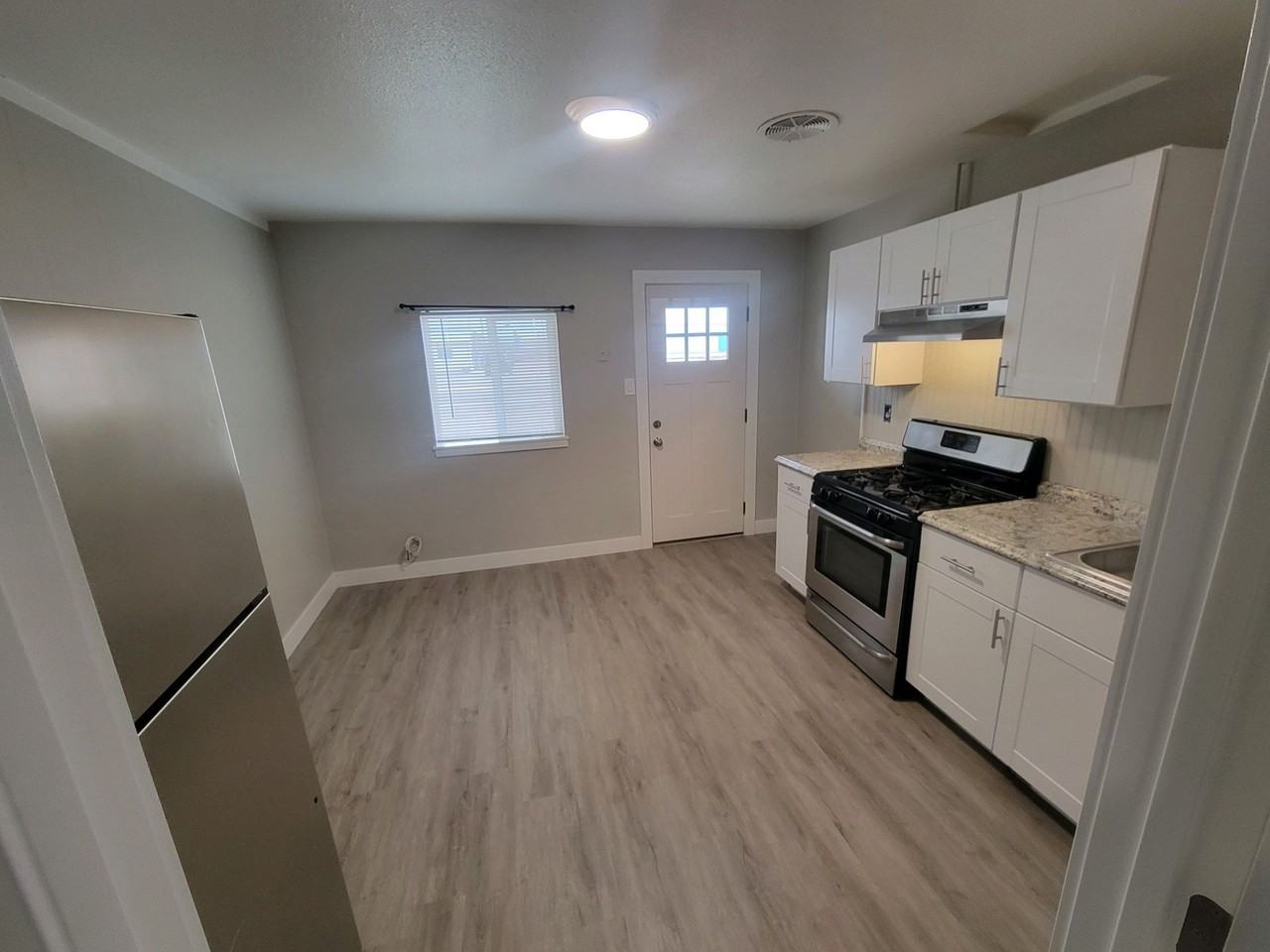 Garden City Flats - Photo 4 of 9