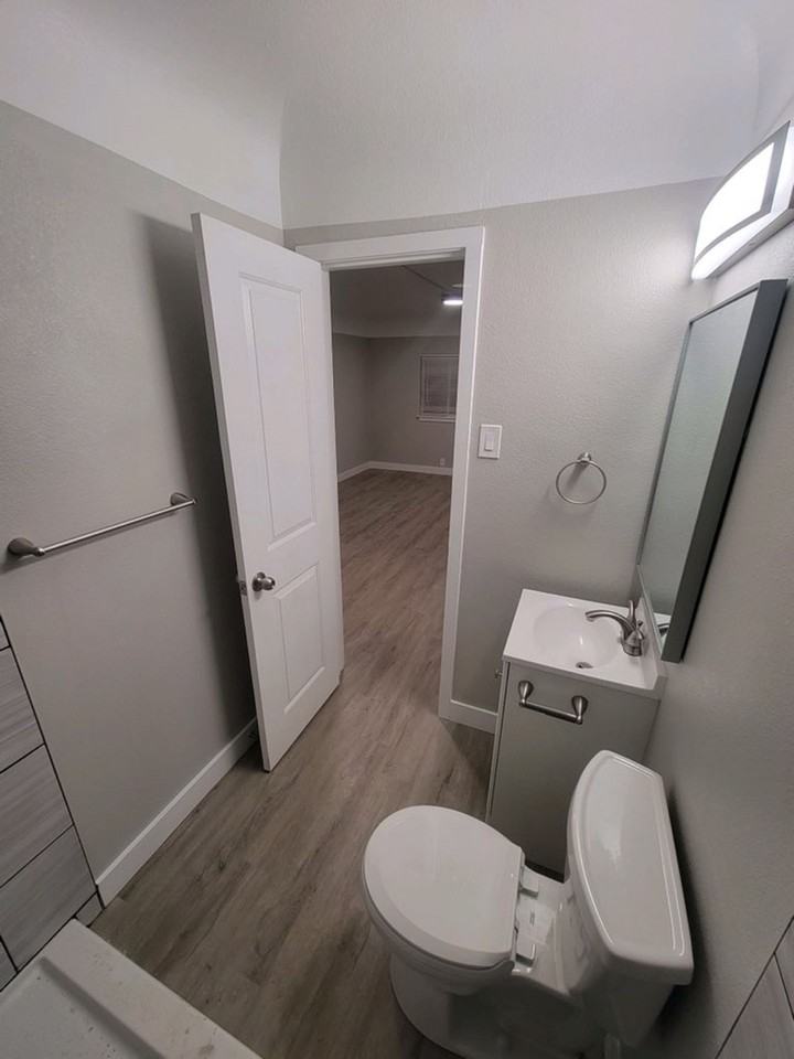 Garden City Flats - Photo 7 of 9