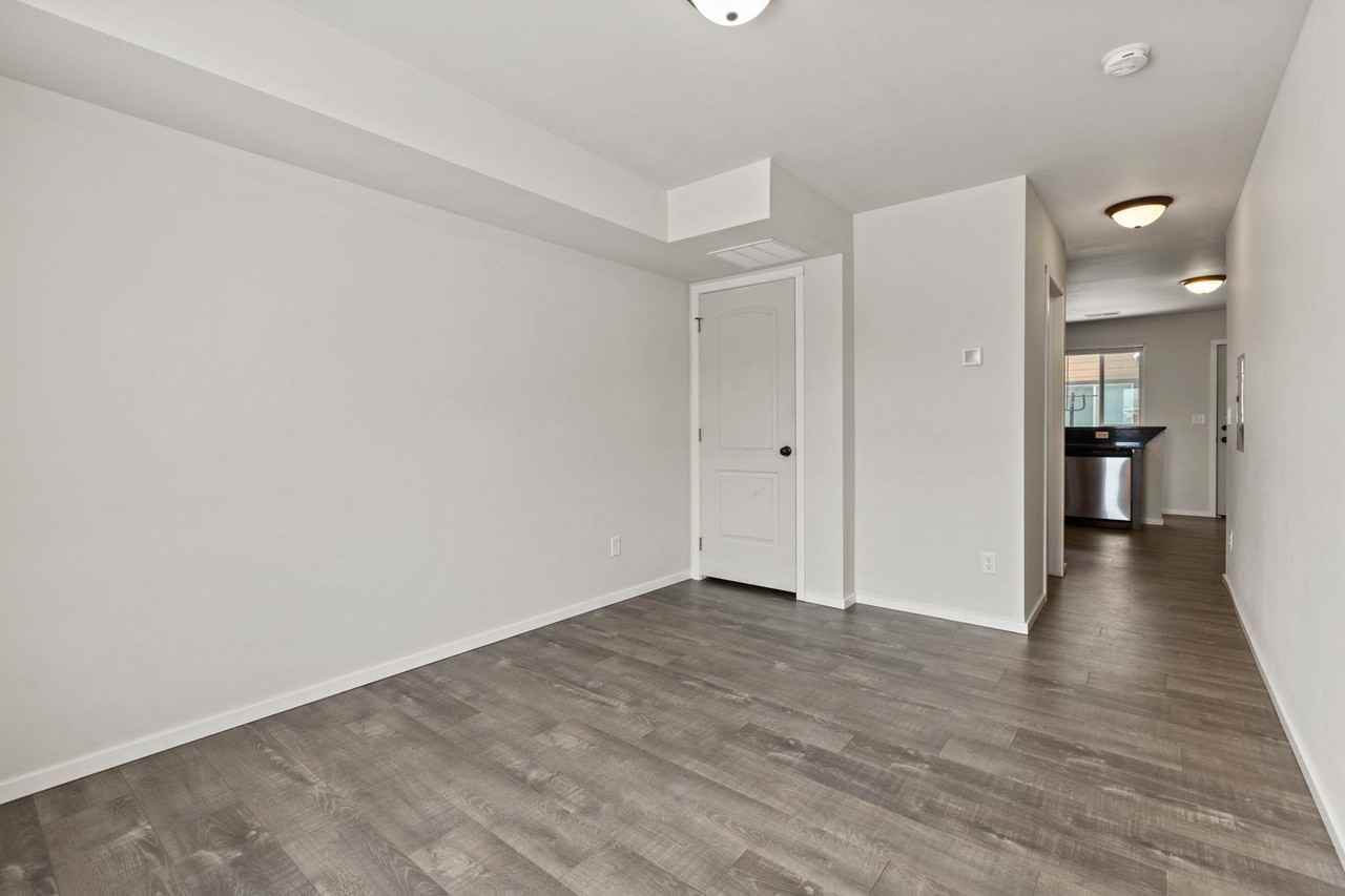 Pence Property Skipworth - Photo 7 of 30