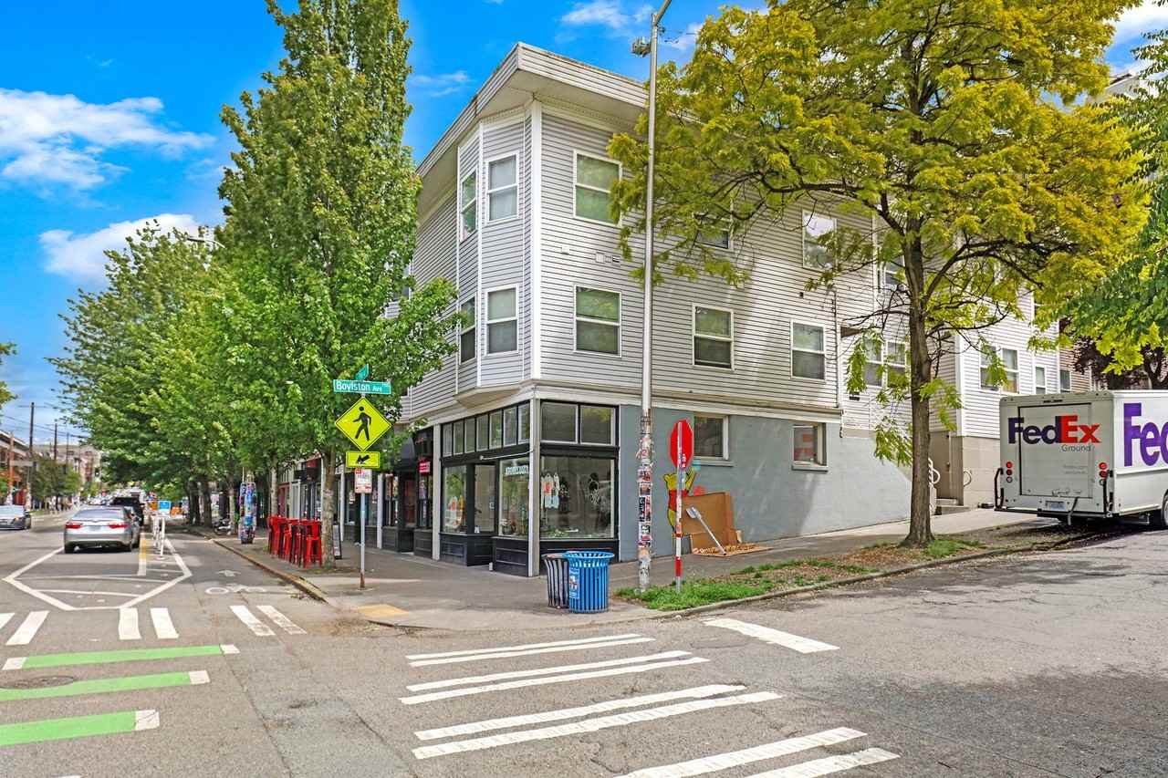 Ludlow Apartments - Photo 2 of 39