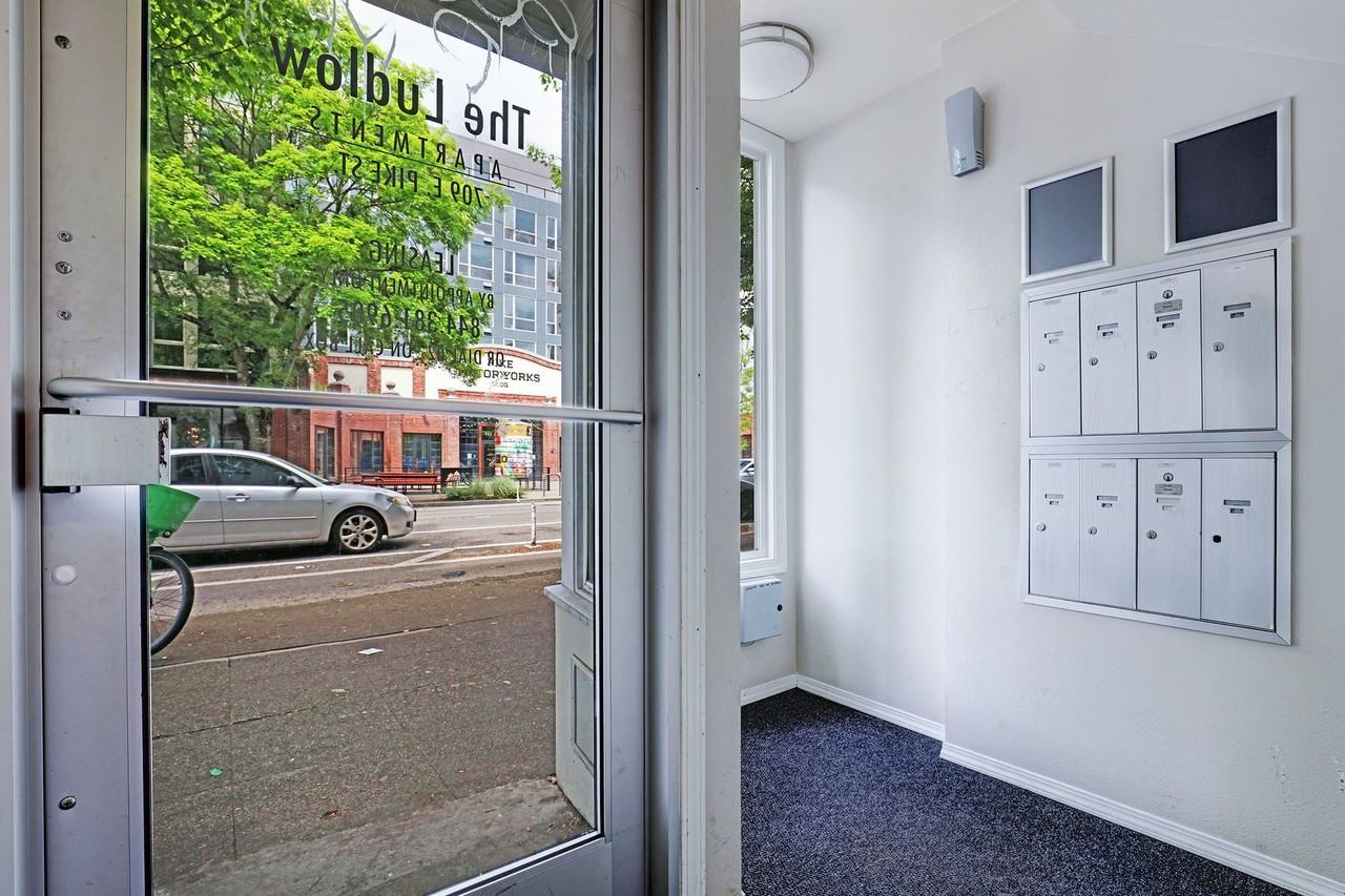 Ludlow Apartments - Photo 6 of 39