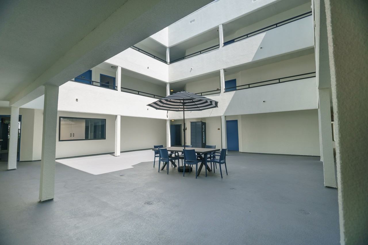 6310 Sylmar Ave - Photo 6 of 41