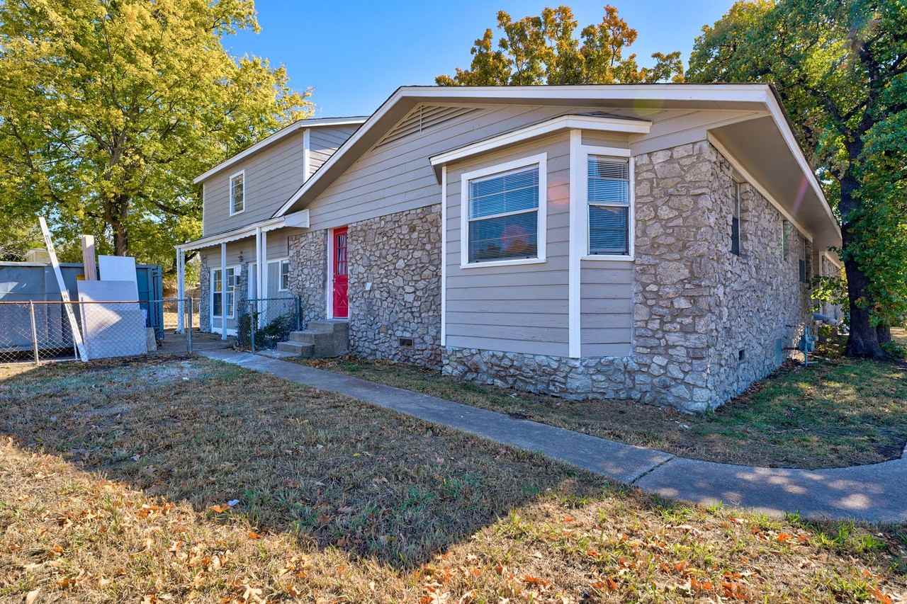 West Oaks - Owner Selling - Photo 4 of 42