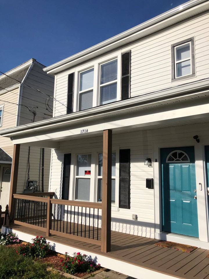 Renovated Duplex - Photo 2 of 19