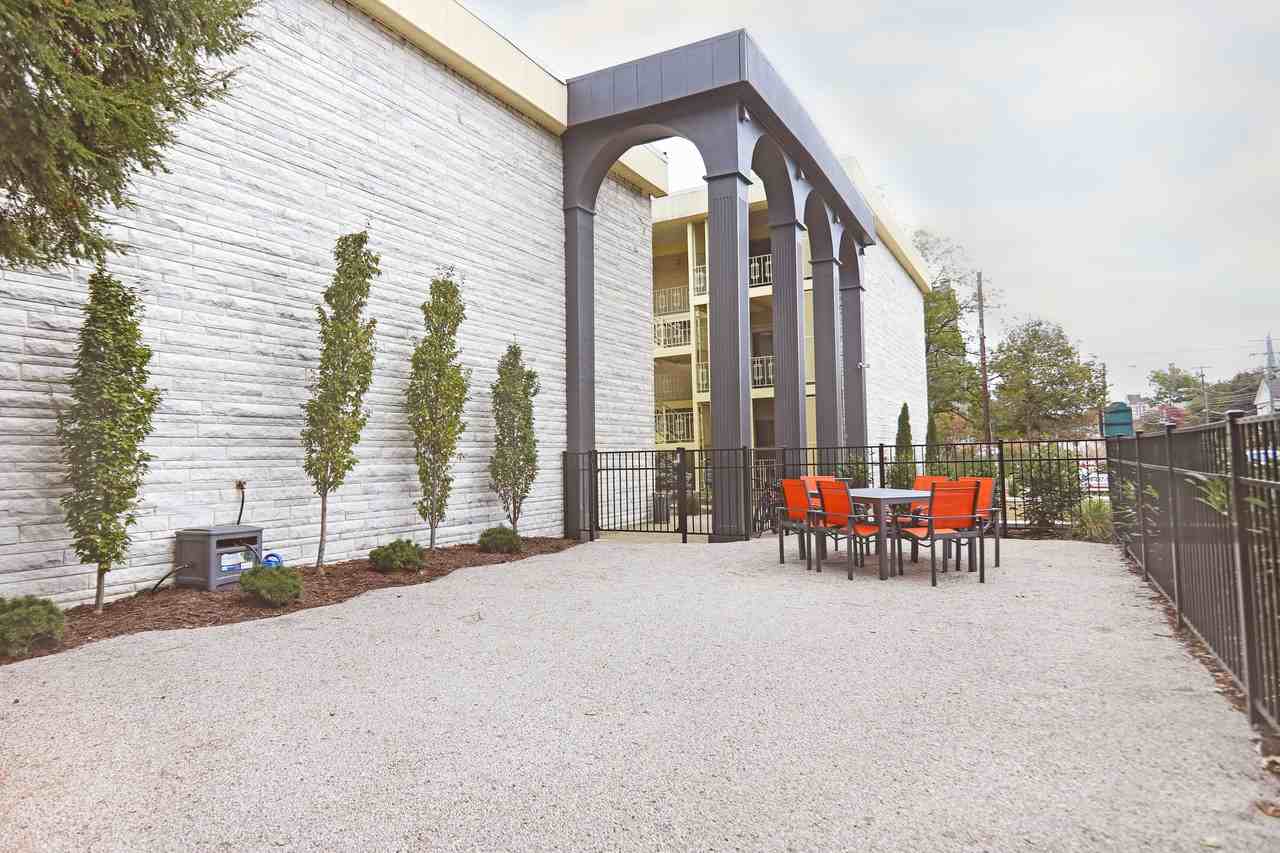 Arcs on Main - Photo 5 of 23