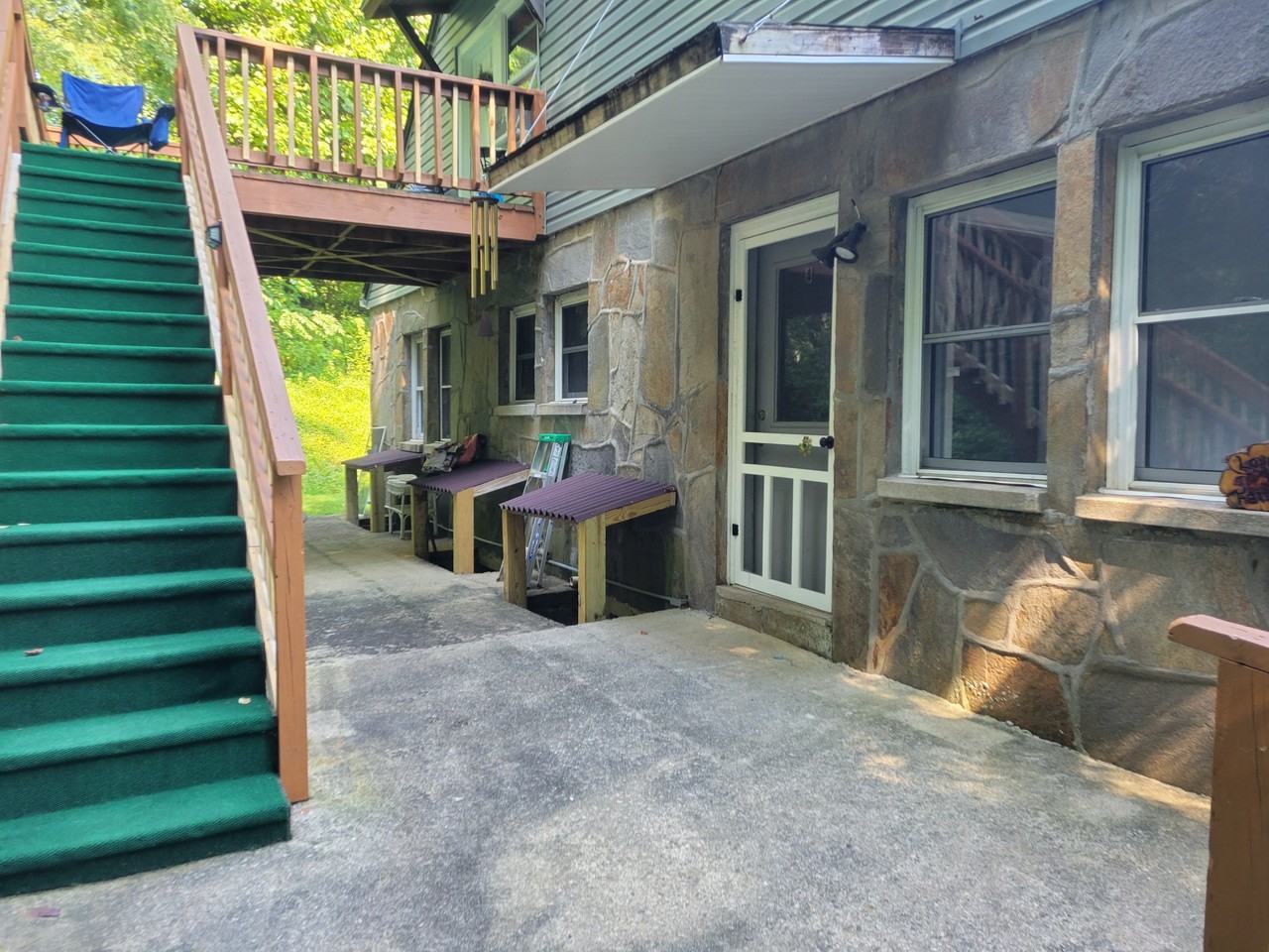 Charming First Avenue Apartments in Downtown Sylva - Photo 6 of 6