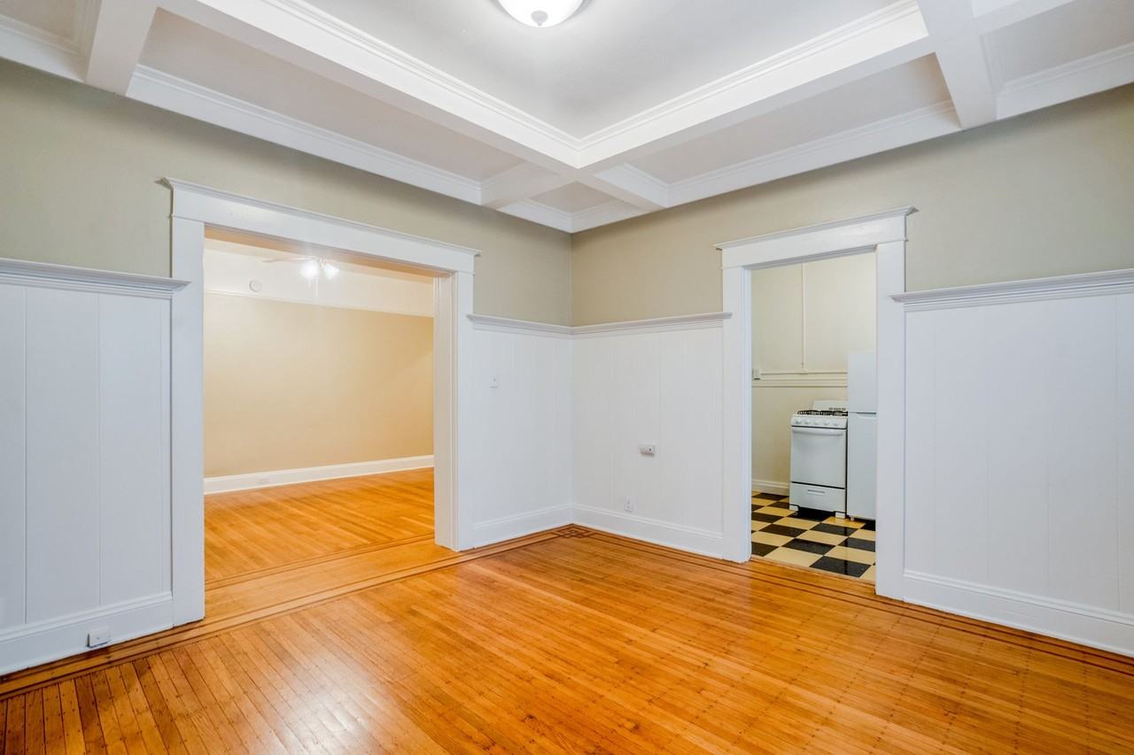 Victorian Apartments - Photo 5 of 22