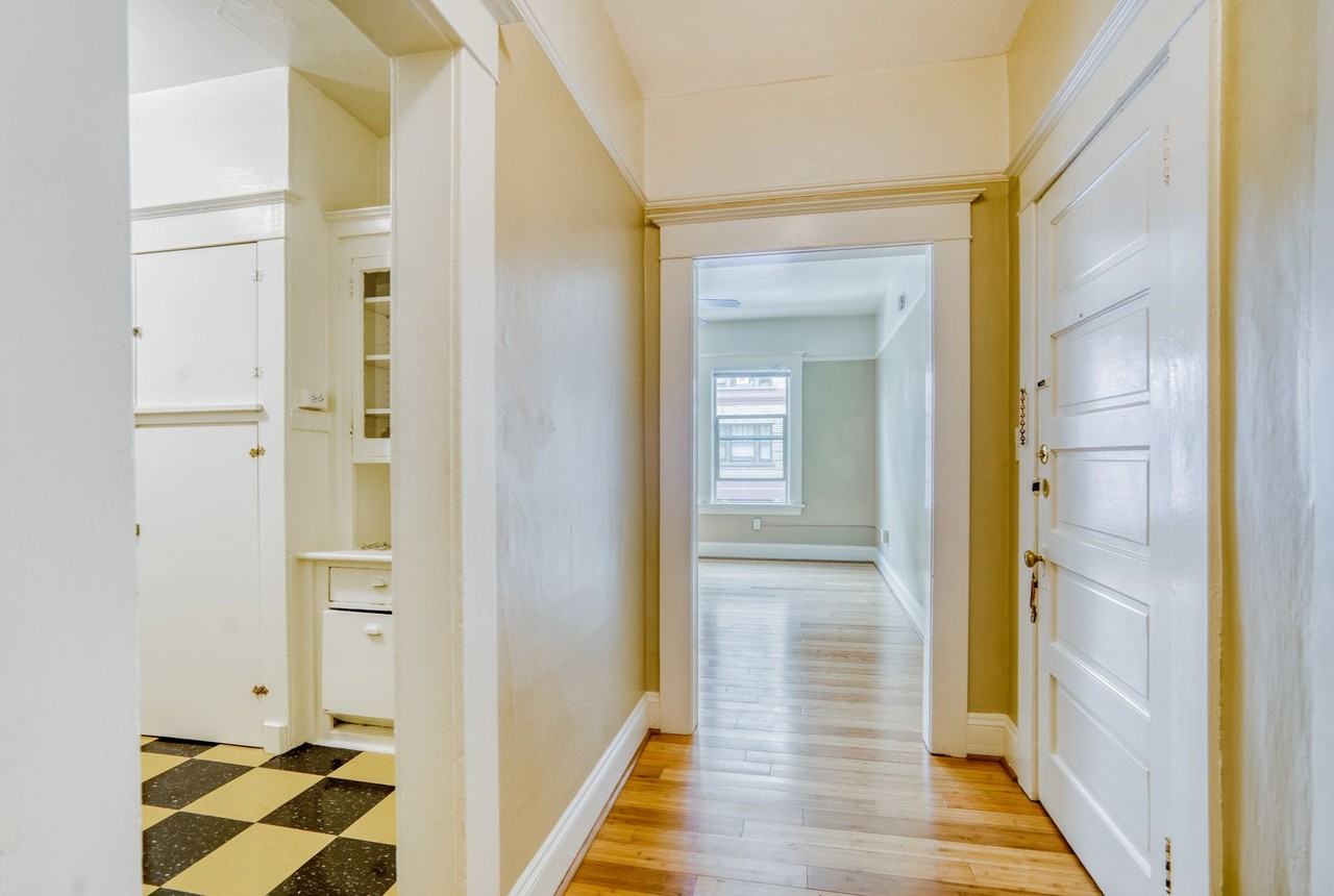 Victorian Apartments - Photo 7 of 22