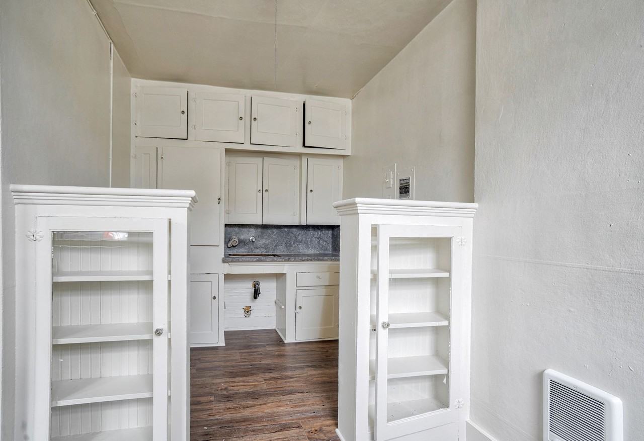 Warnell Apartments! - Photo 3 of 9