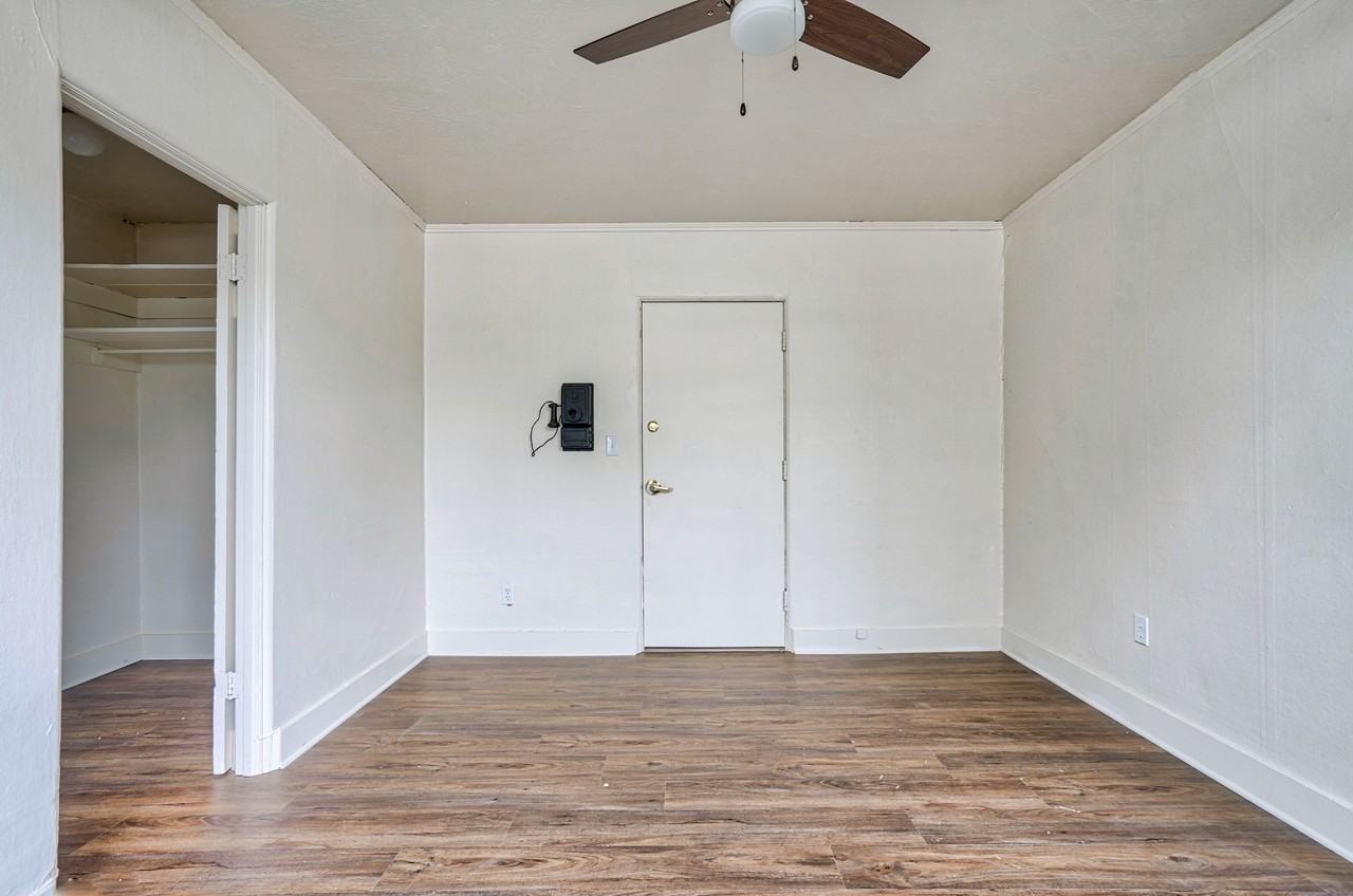 Warnell Apartments! - Photo 6 of 9